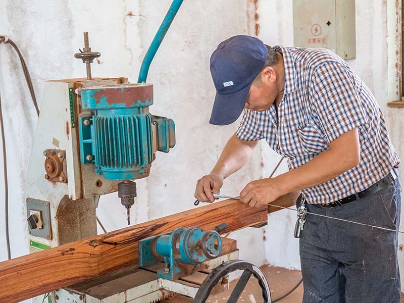 大埔楼梯地板柜门的油漆修复-10